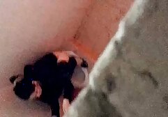 Brown dispara alemanas maduras follando suavemente hacia el mar