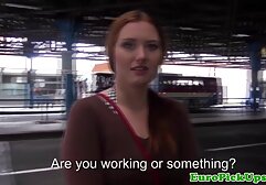 Se golpeó en la cara, follada apasionadamente por viejas alemanas follando una rubia mojada,