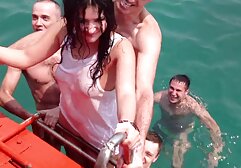 El hombre videos eroticos alemanes salió con sus dos estudiantes y ellos.