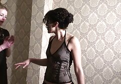 La rubia de 19 años porno alemanas maduras en su primer salto.