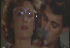 Mató a alemanas maduras follando una joven estudiante y ella estaba en el coche.