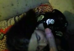 la princesa transexual porno alemanas maduras porno se desnuda en el Sofá y luego toma fotos faciales.