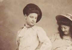 Su petardas alemanas esposo tuvo relaciones sexuales con dos hombres negros en su cumpleaños.