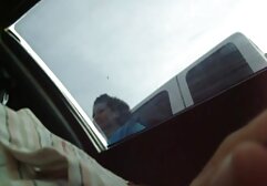 Los chicos en una cita romántica recogen a tu hermana durante el videos porno con alemanas sexo.