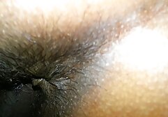 El tipo encontró algo en alemanasxxx secreto en la maleta de la tienda.