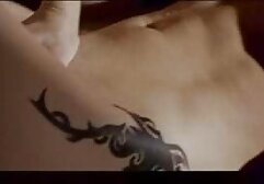 un chico al que le videos de orgias alemanas gusta comer un consolador.