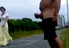 Amateur en un enorme alemanasxxx arbusto recibe una bofetada