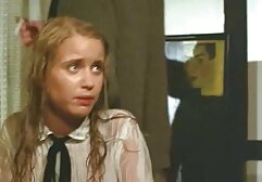 Rubia pillada desnuda en porno alemanas maduras el Sofá.