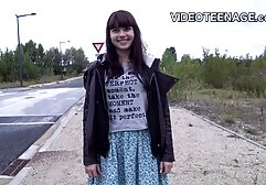 Con el cuerpo alemanasxxx desnudo en la playa,