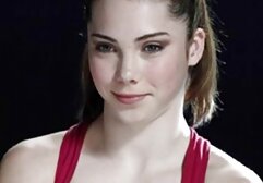 Médico, serviporno alemana paciente ruso mientras acariciaba el clítoris.